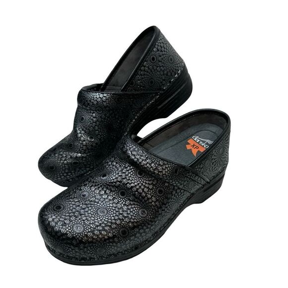 Dansko Pro XP Black Silver Medallion Embossed Patent Clog Sz US 7.5 8 EU 38 - Picture 10 of 17